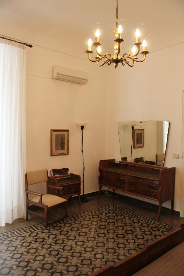 Casa Vacanza Icaros, Ortigia Hictoric Center, 200 Mt From The Beach 锡拉库扎 外观 照片