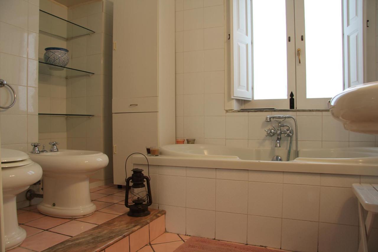 Casa Vacanza Icaros, Ortigia Hictoric Center, 200 Mt From The Beach 锡拉库扎 外观 照片