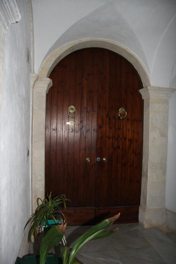 Casa Vacanza Icaros, Ortigia Hictoric Center, 200 Mt From The Beach 锡拉库扎 外观 照片