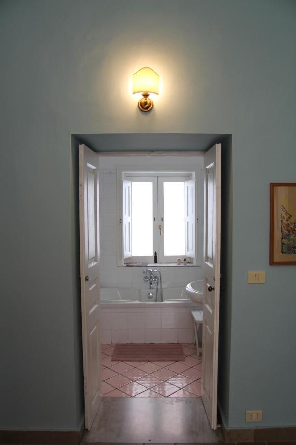 Casa Vacanza Icaros, Ortigia Hictoric Center, 200 Mt From The Beach 锡拉库扎 外观 照片